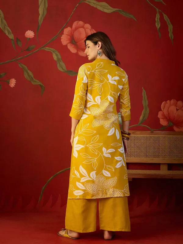 Aster-Yellow-Varni_House