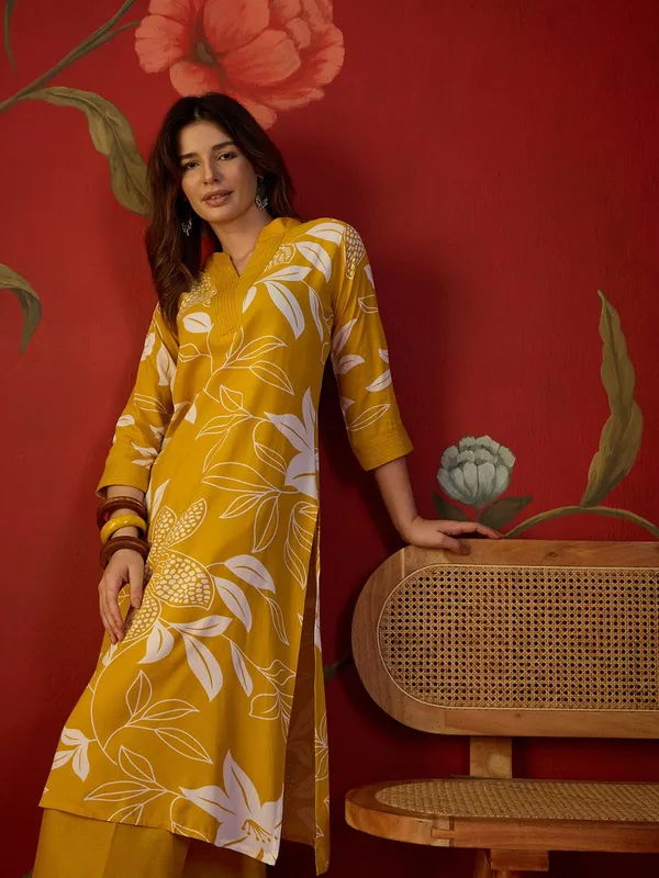 Aster-Yellow-Varni_House