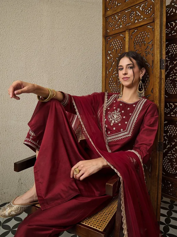 Avanshee-Maroon-Varni_House