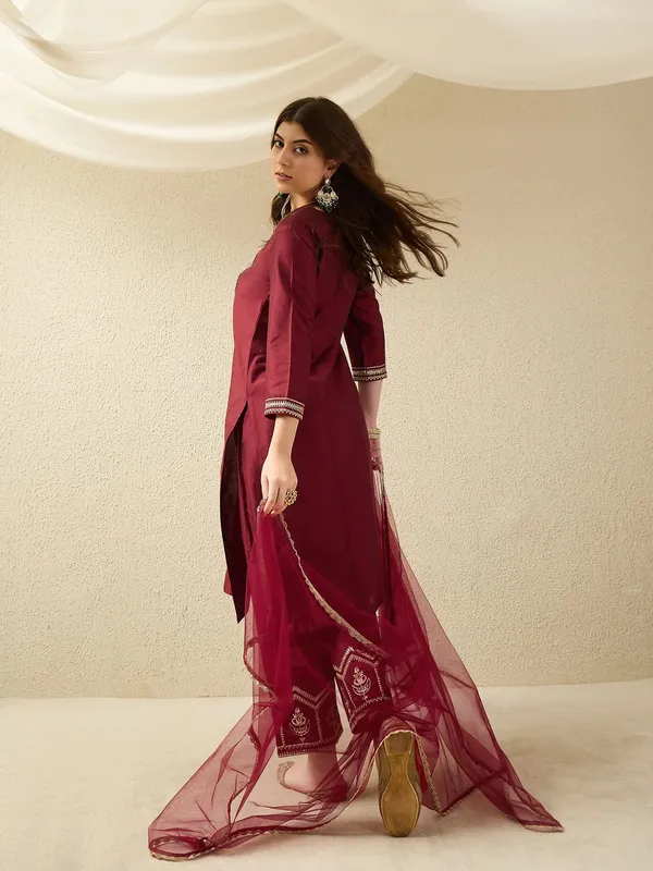 Avanshee-Maroon-Varni_House