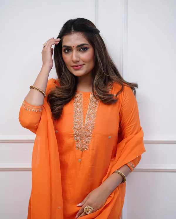Orange_Cotton_Embroidered_Kurta_Set_For_Women