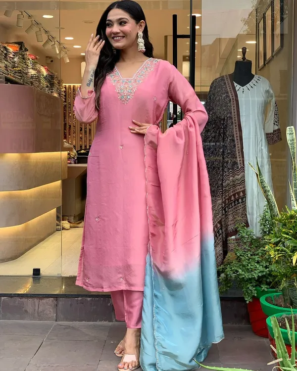 Pink_Cotton_Embroidered_Kurta_Set_For_Women