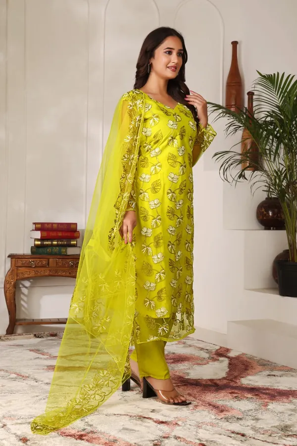 Yellow_Cotton_Floral_Embroidered_Kurta_Set_For_Women