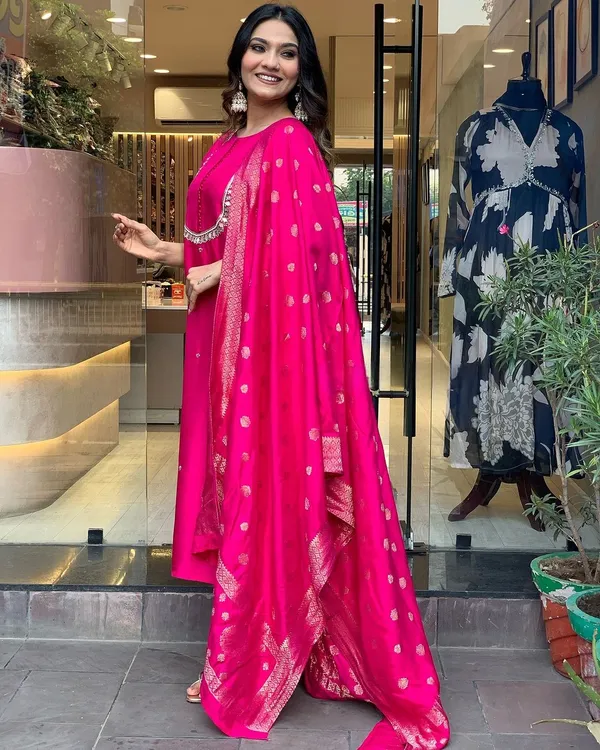 Pink_Cotton_Embellished_Kurta_Set_For_Women