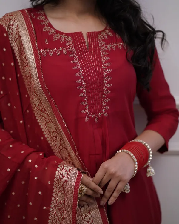 Red_Cotton_Embroidered_Kurta_Set_For_Women