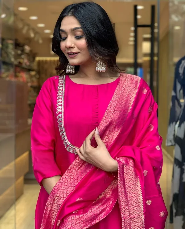 Pink_Cotton_Embellished_Kurta_Set_For_Women