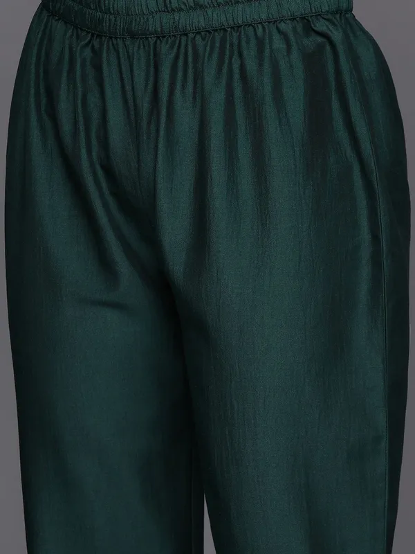 Green_Cotton_Embroidered_Kurta_Set_For_Women
