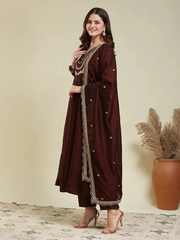 Brown_Cotton_Embroidered_Kurta_For_Women