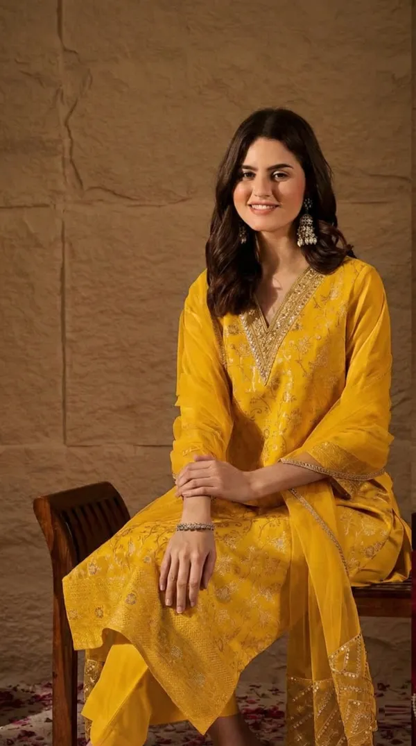 Golden-Yellow-Varni_House