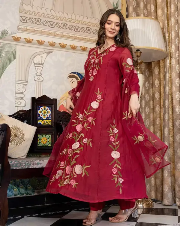 Maroon_Cotton_Embroidered_Floral_Kurta_Set_For_Women