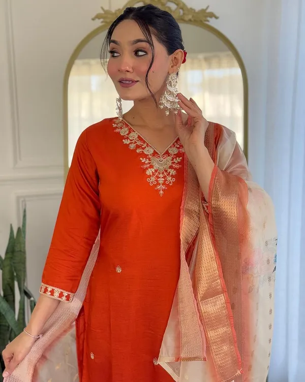 Orange_Cotton_Embroidered_Kurta_Set_For_Women