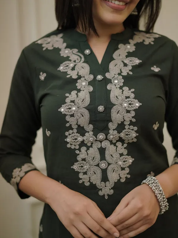 Dark_Green_Cotton_Embroidered_Kurta_Set_For_Women