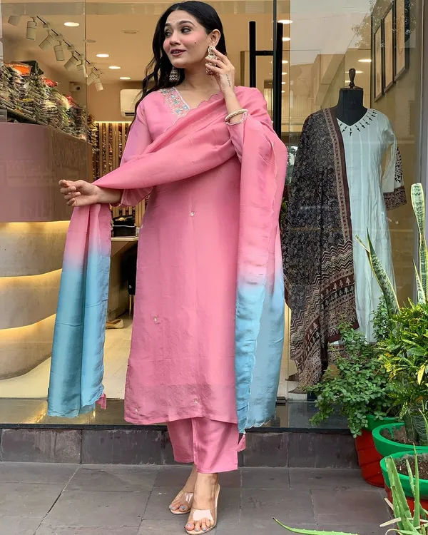 Pink_Cotton_Embroidered_Kurta_Set_For_Women
