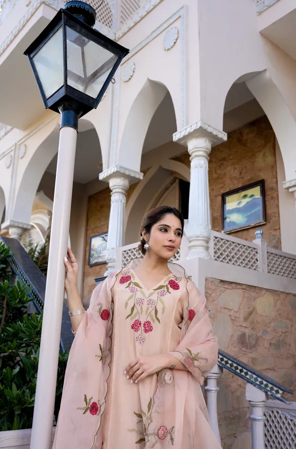 Pink_Cotton_Floral_Embroidered_Kurta_Set_For_Women