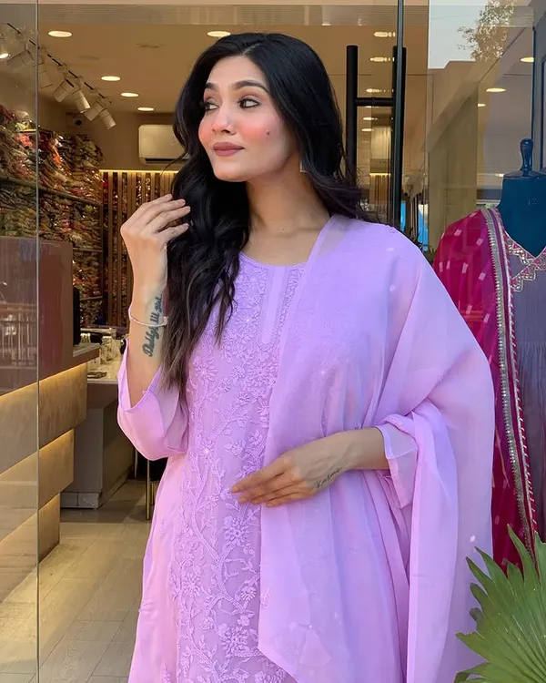 Lavender_Cotton_Embroidered_Suit_Set_For_Women