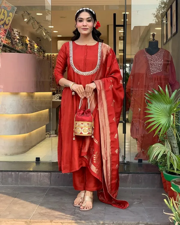 Red_Cotton_Embellished_Kurta_Set_For_Women