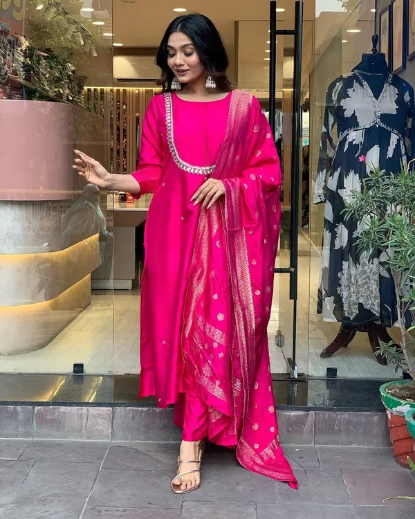 Pink_Cotton_Embellished_Kurta_Set_For_Women