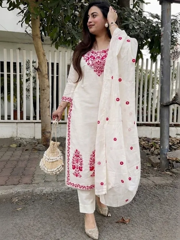 Keshavi_Cream-Varni_House