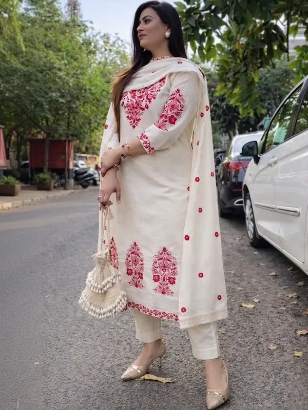 Keshavi_Cream-Varni_House