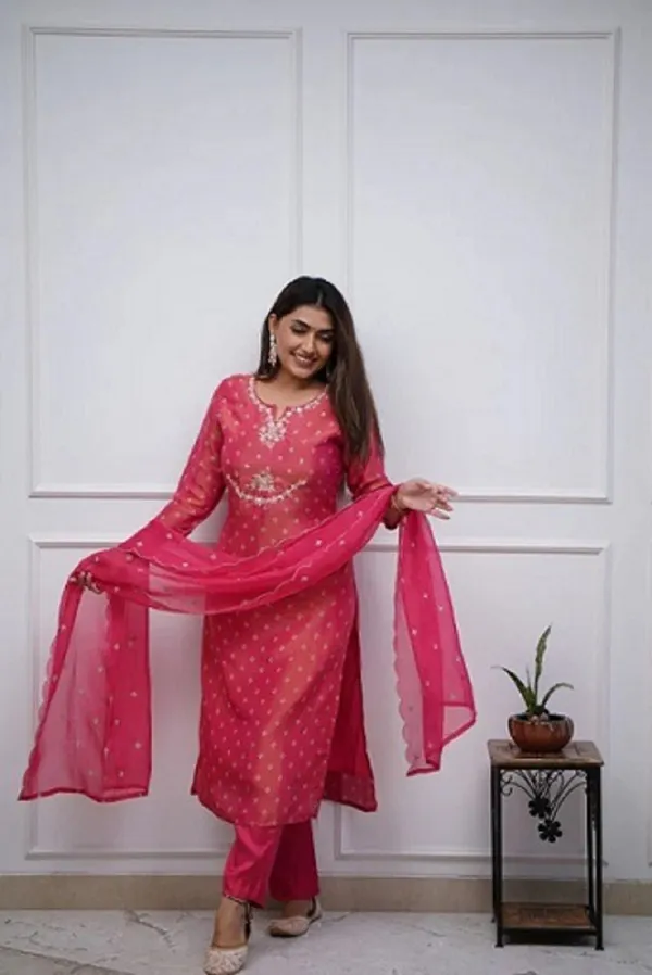 Pink_Cotton_Embroidered_Kurta_Set_With_Dupatta_For_Women