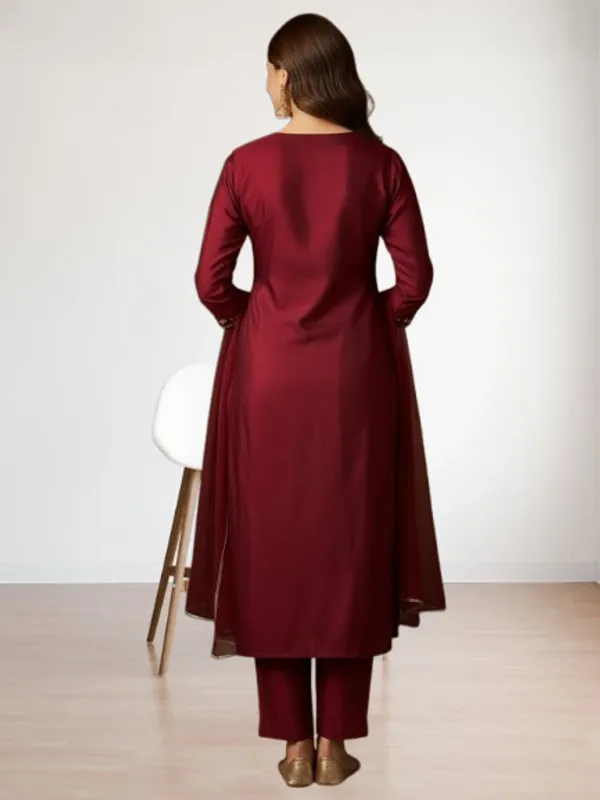 Maroon_Cotton_Embroidered_Kurta_Set_With_Dupatta_For_Women