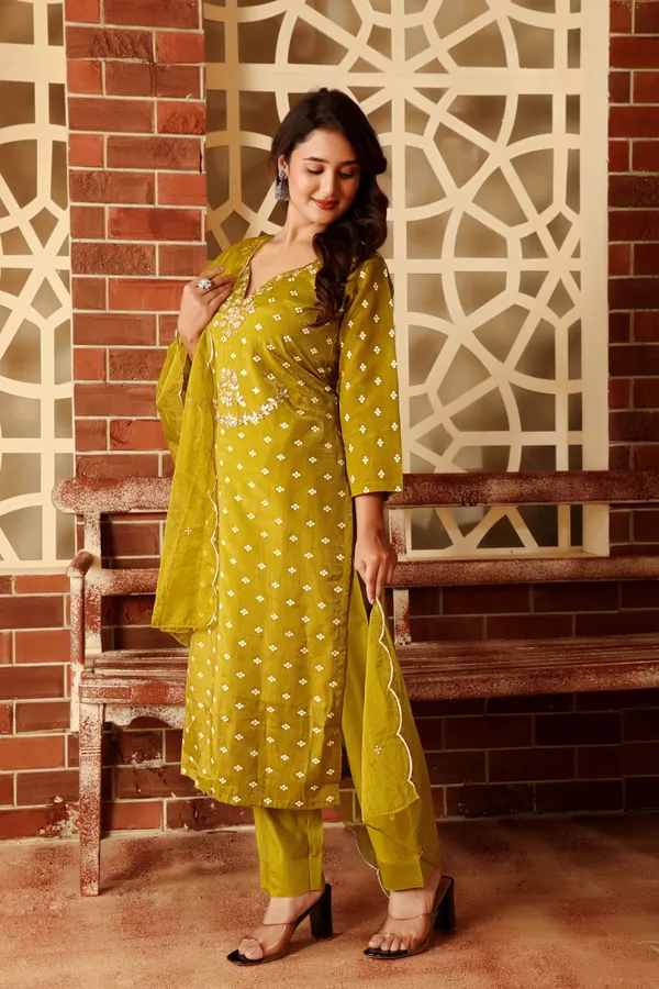 Olive_Green_Cotton_Foil_Print_Kurta_Set_For_Women