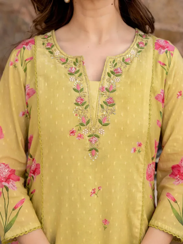 Yellow_Cotton_Floral_Embroidered_Kurta_Set_For_Women
