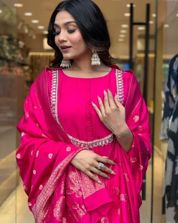 Pink_Cotton_Embellished_Kurta_Set_For_Women