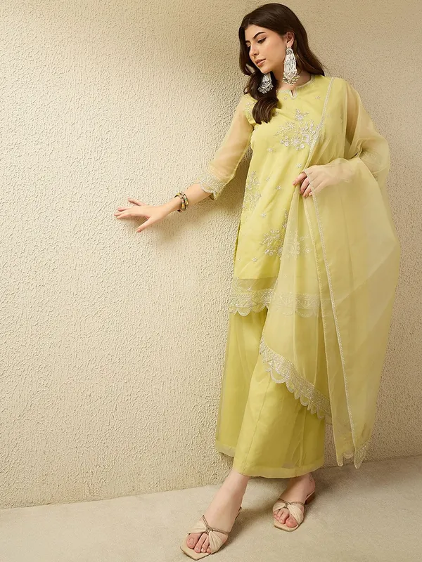 Memu-Yellow-Varni_House