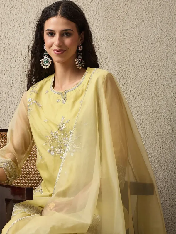 Memu-Yellow-Varni_House