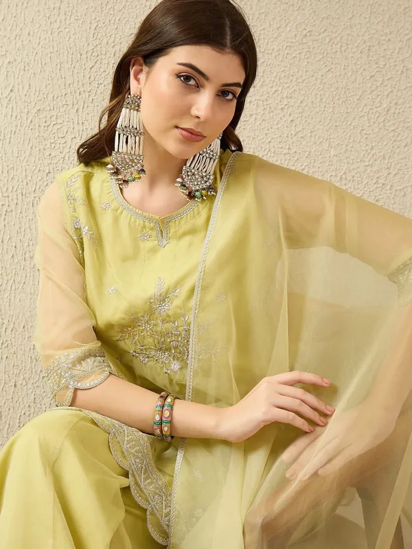 Memu-Yellow-Varni_House