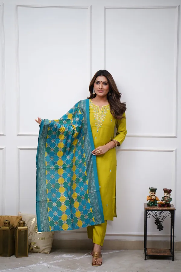 Yellow_Cotton_Embroidered_Kurta_Set_For_Women