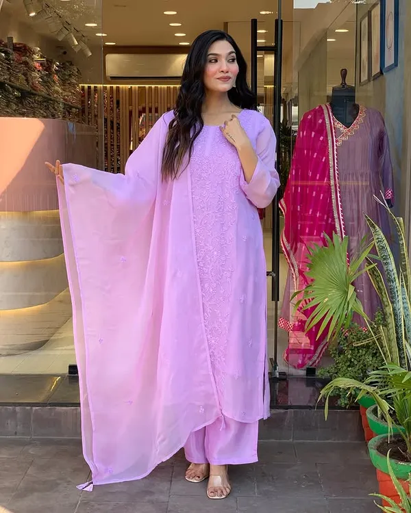 Lavender_Cotton_Embroidered_Suit_Set_For_Women