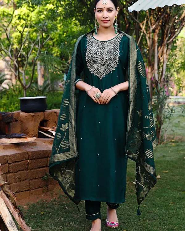 Dark_Green_Cotton_Embroidered_Kurta_Set_For_Women