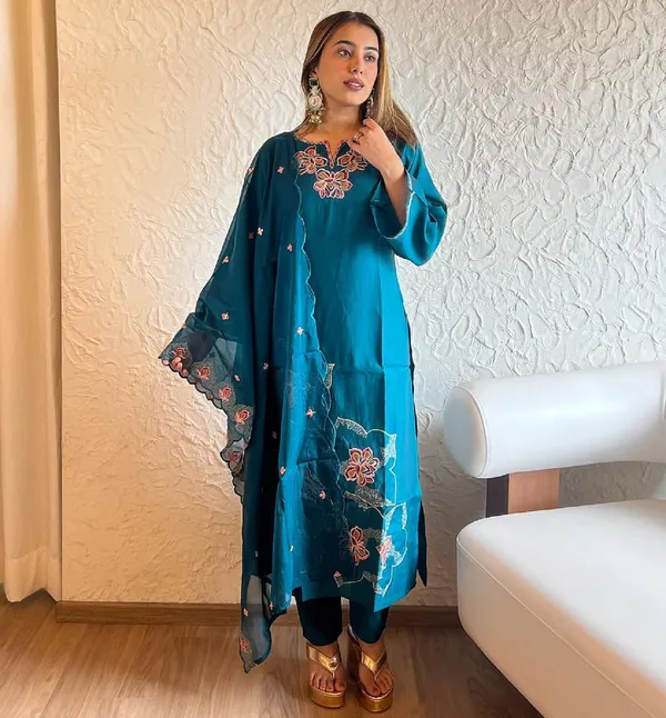 Teal_Blue_Cotton_Embroidered_Kurta_Set_For_Women