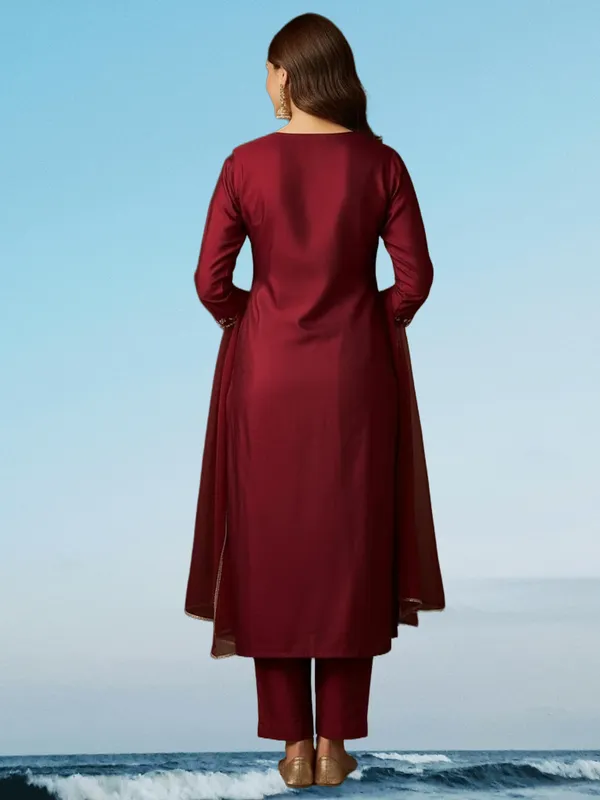 Maroon_Cotton_Embroidered_Kurta_Set_With_Dupatta_For_Women