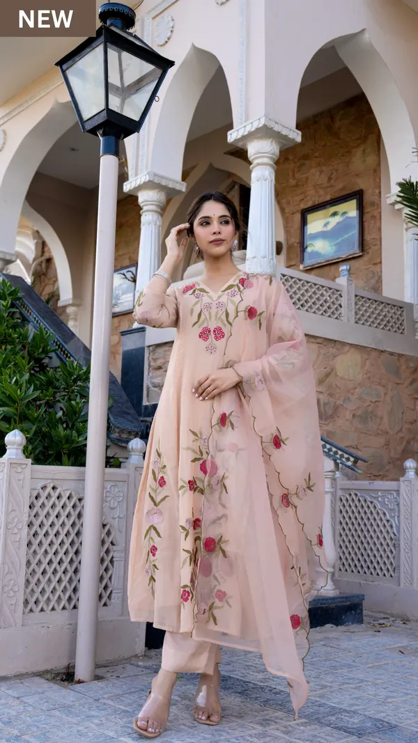 Pink_Cotton_Floral_Embroidered_Kurta_Set_For_Women