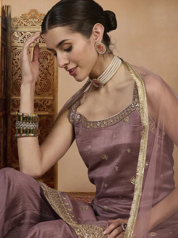 Pari-Onion-Varni_House