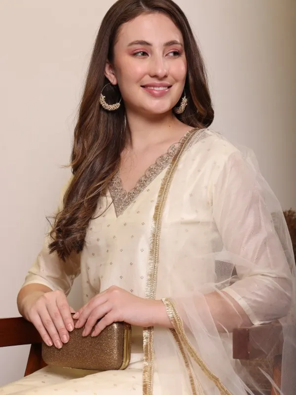 Off_White_Cotton_Embroidered_Kurta_Set_For_Women