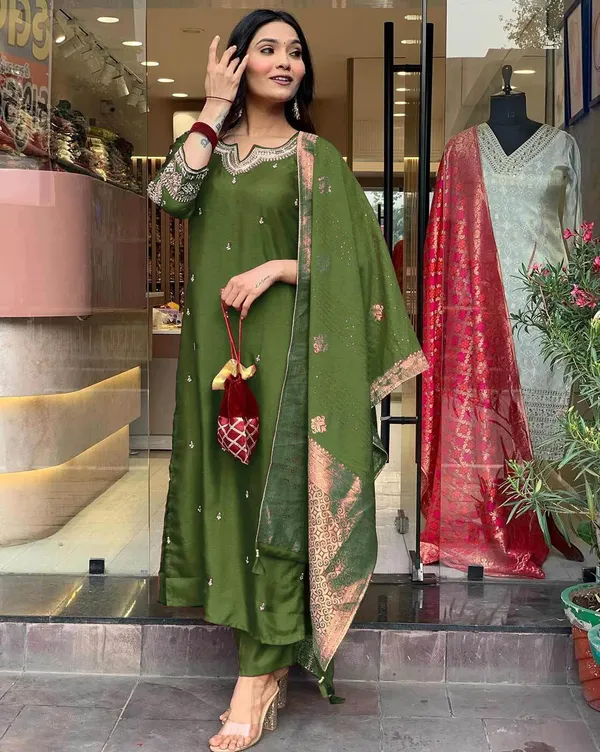 Green_Cotton_Embroidered_Kurta_Set_For_Women