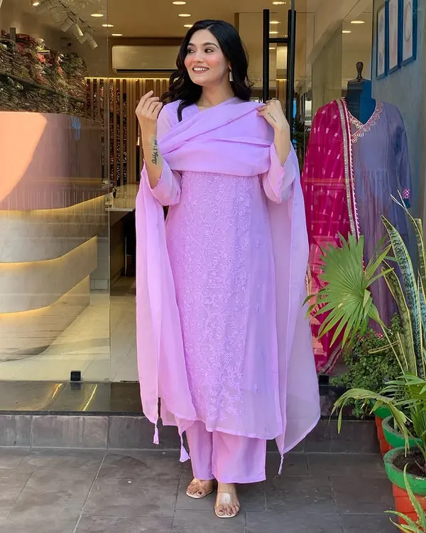 Lavender_Cotton_Embroidered_Suit_Set_For_Women
