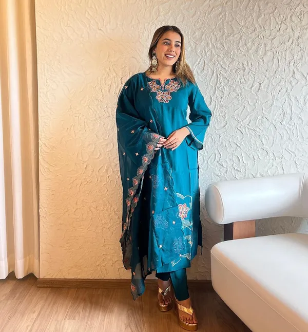 Teal_Blue_Cotton_Embroidered_Kurta_Set_For_Women