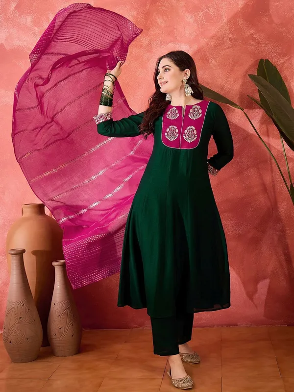Pink_Cotton_Embroidered_Kurta_Dupatta_set_For_Women