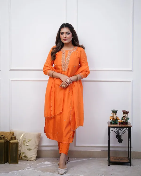 Orange_Cotton_Embroidered_Kurta_Set_For_Women