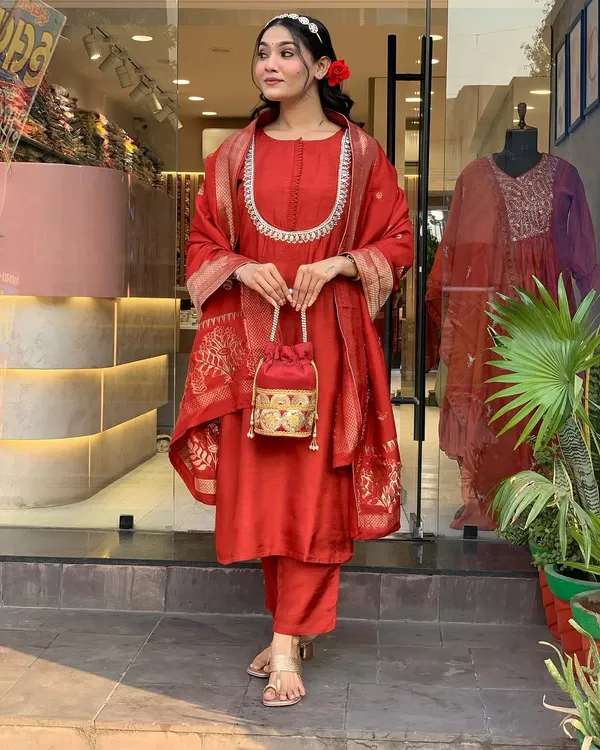 Red_Cotton_Embellished_Kurta_Set_For_Women