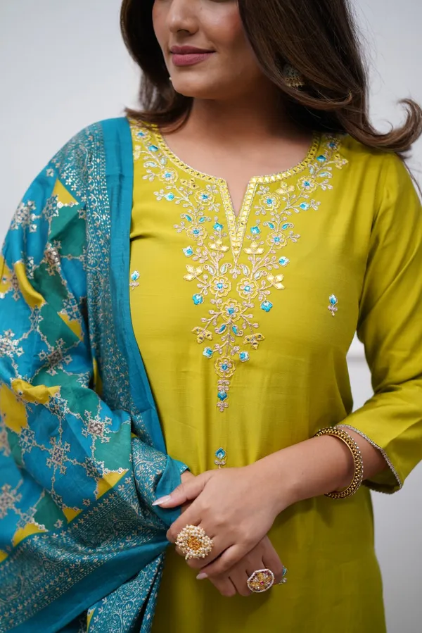 Yellow_Cotton_Embroidered_Kurta_Set_For_Women