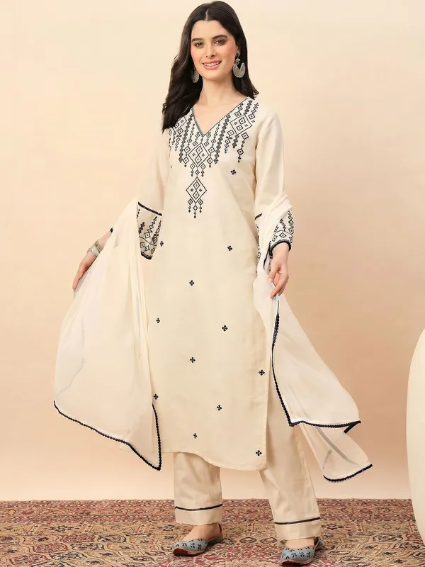 Radha-Balck-Varni_House