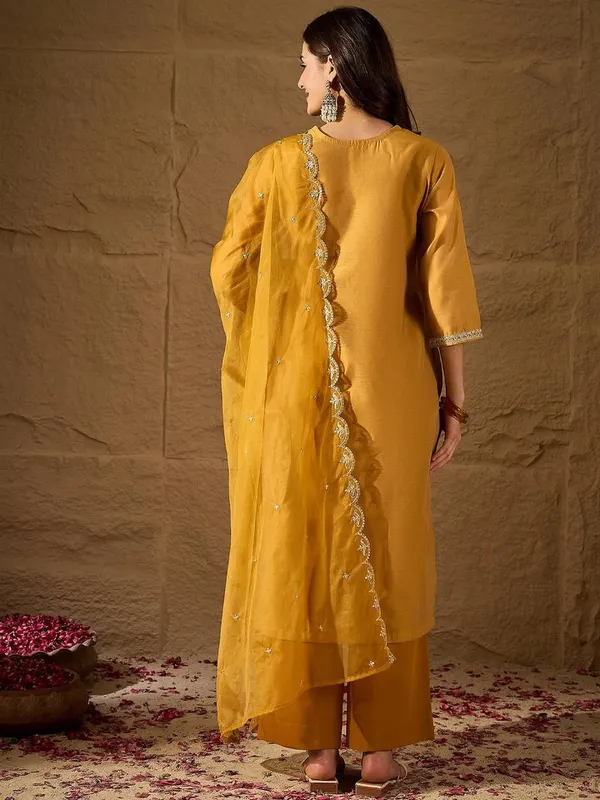 Silver-Mustard-Varni_House