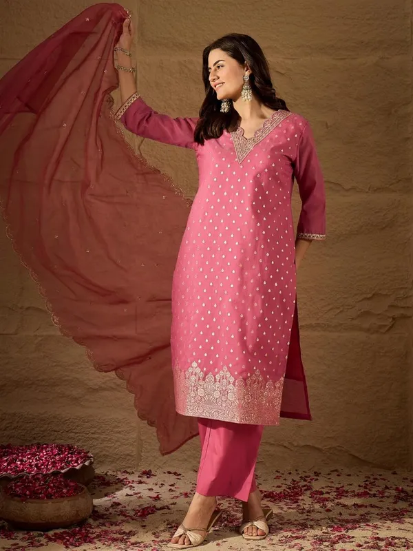Silver-Pink-Varni_House