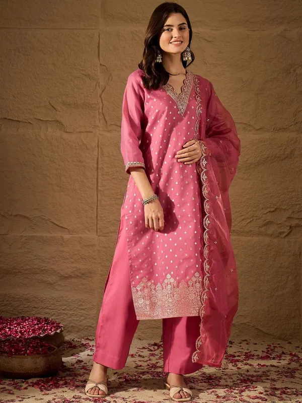 Silver-Pink-Varni_House